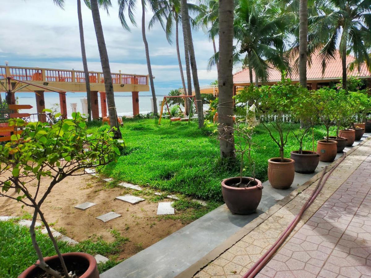 Hon Rom Central Beach Resort Муи Не Екстериор снимка