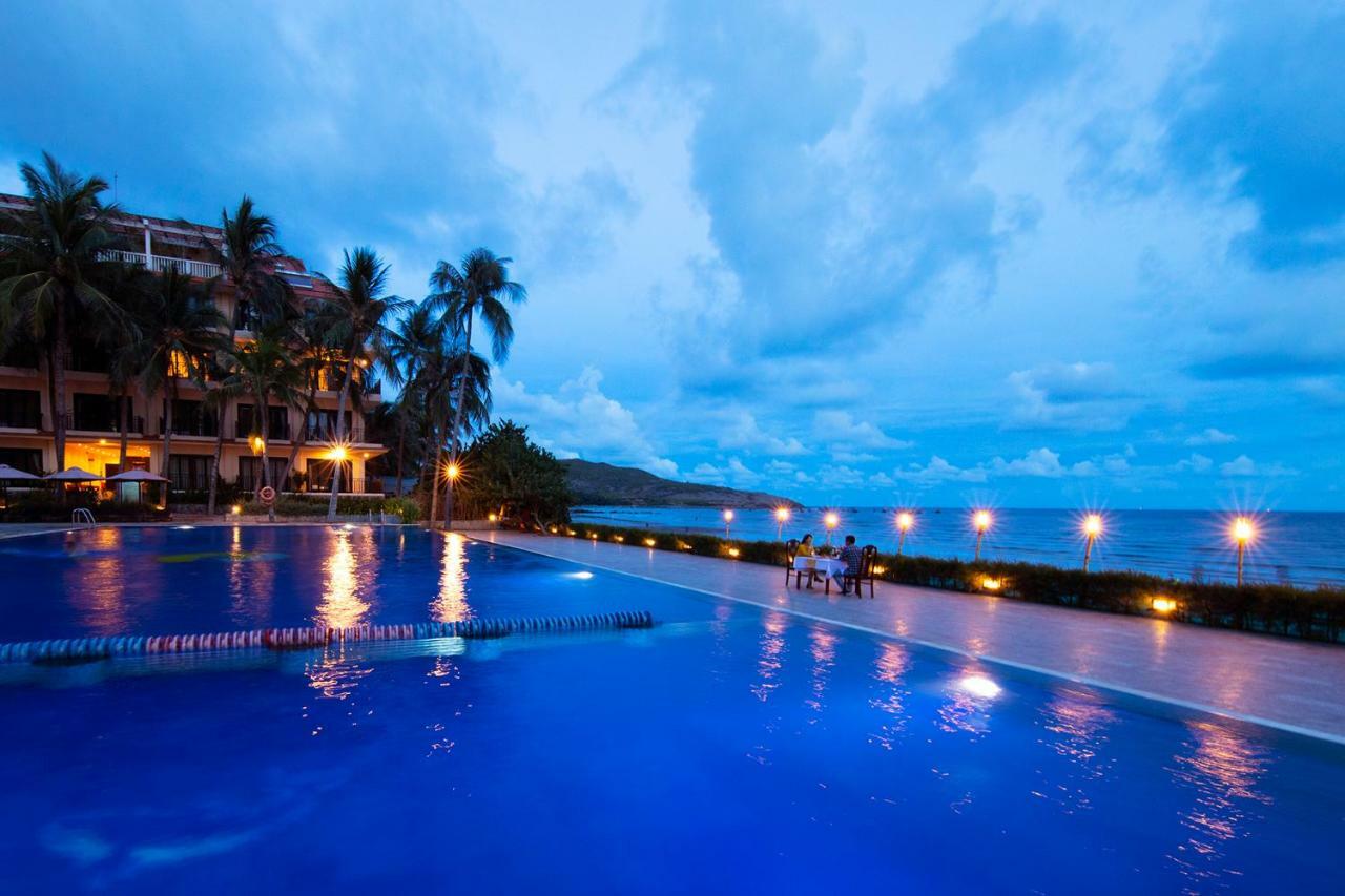 Hon Rom Central Beach Resort Муи Не Екстериор снимка